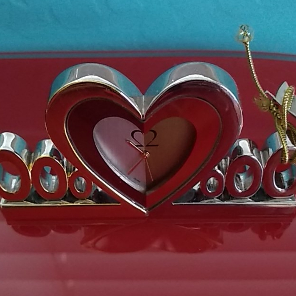 Collectible Mini-Clock 🕰️💖 - Picture 6 of 7